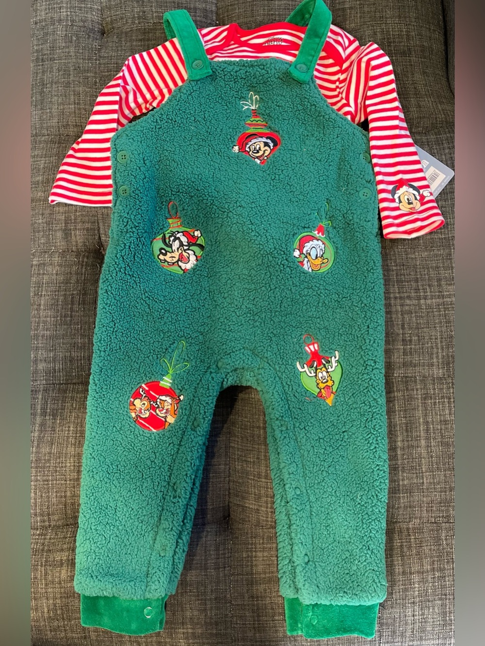 Baby Disney Christmas Outfit Set
Size 18-24mths